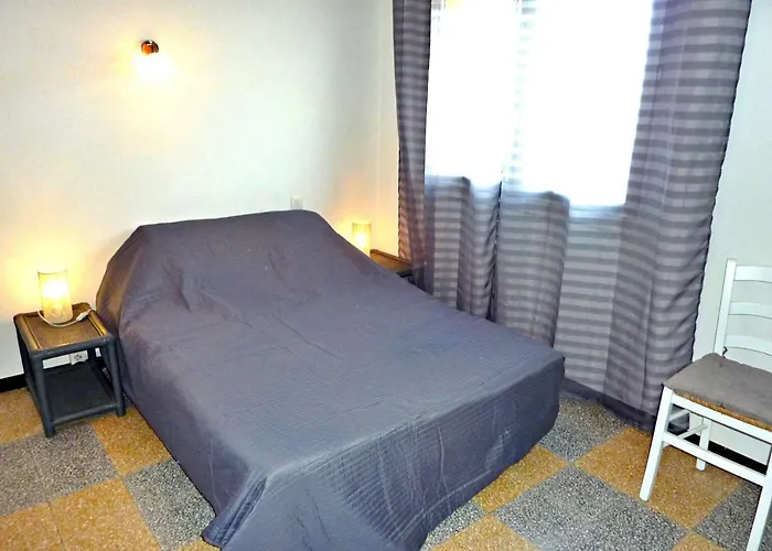 A 2 Pas De La Avec Terrasse Et Parking - Fr-1-387-150 * Марсейан