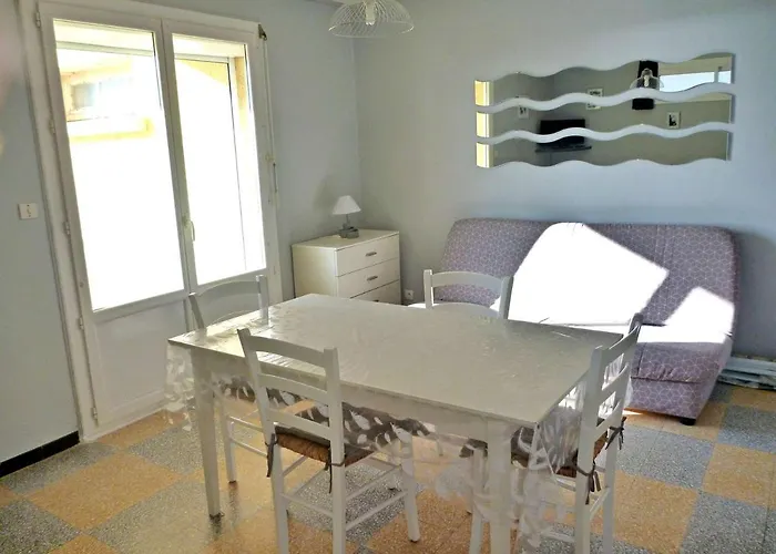 A 2 Pas De La Avec Terrasse Et Parking - Fr-1-387-150 * Марсейан